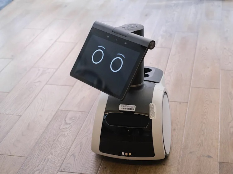 Amazon так и не начала массовые поставки домашнего робота Astro спустя полгода после запуска, а отзывы первых пользователей — смешанные