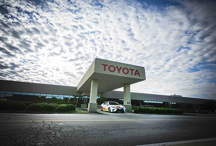 Toyota инвестирует ещё $90 млн в производство электрических авто в США