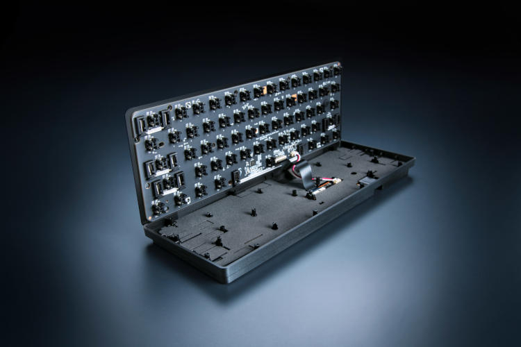 Razer представила компактную клавиатуру Huntsman Mini Analog, которая распознаёт силу нажатия на клавиши