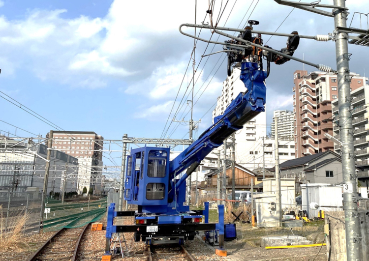В Японии создали робота-гуманоида для работ на железной дороге