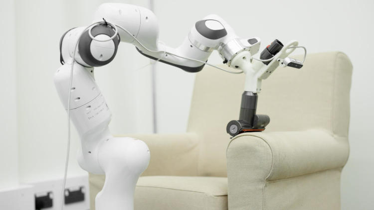 Dyson к 2030 году выпустит роботов, которые будут помогать по хозяйству