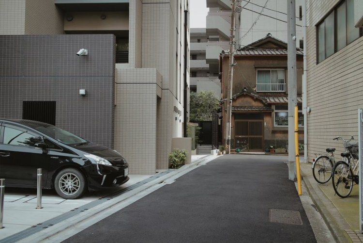 Toyota вынудила власти Японии приравнять гибриды к электромобилям