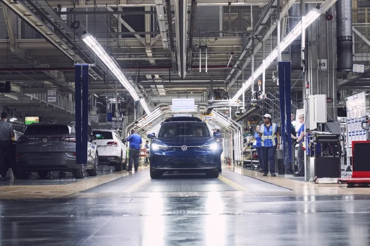 Volkswagen запустила производство электрических кроссоверов ID.4 в США — это сделает их дешевле
