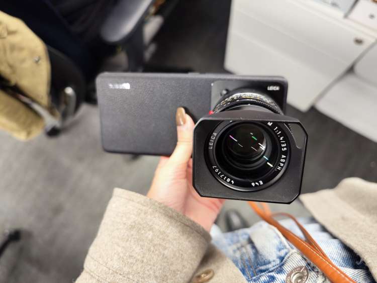 Xiaomi показала концепт-версию 12S Ultra с поддержкой съёмных объективов от камер Leica