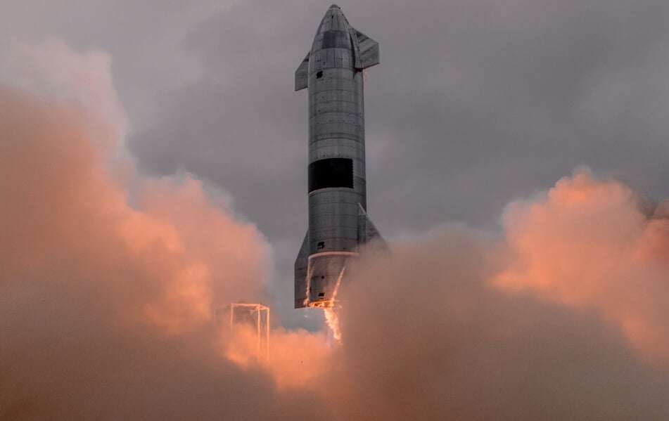 Космический корабль Илона Маска совершит первый полет уже в 2022 году? Кажется, до первого орбитального полета корабля Starship осталось совсем немного. Фото.