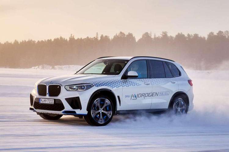 BMW Group начала мелкосерийное производство водородной версии внедорожника iX5