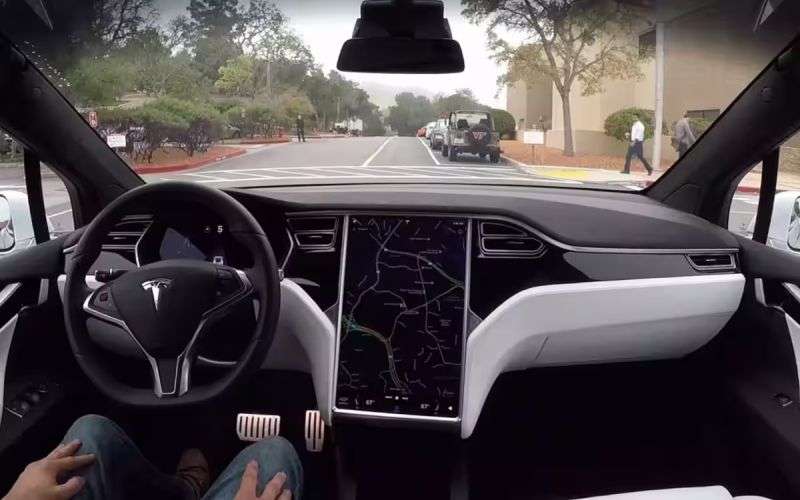 У существующих Tesla вряд ли получится проапгрейдить аппаратную часть автопилота до системы следующего поколения
