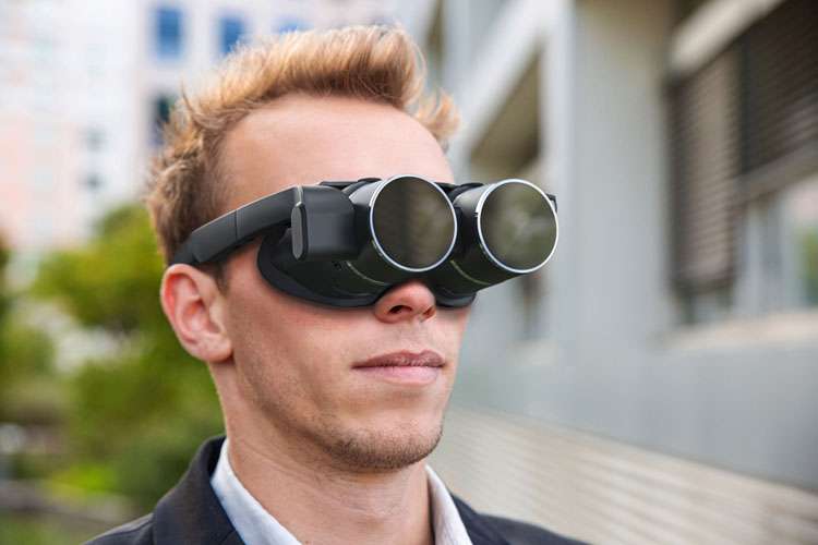 Panasonic показала умные очки для людей с ослабленным зрением