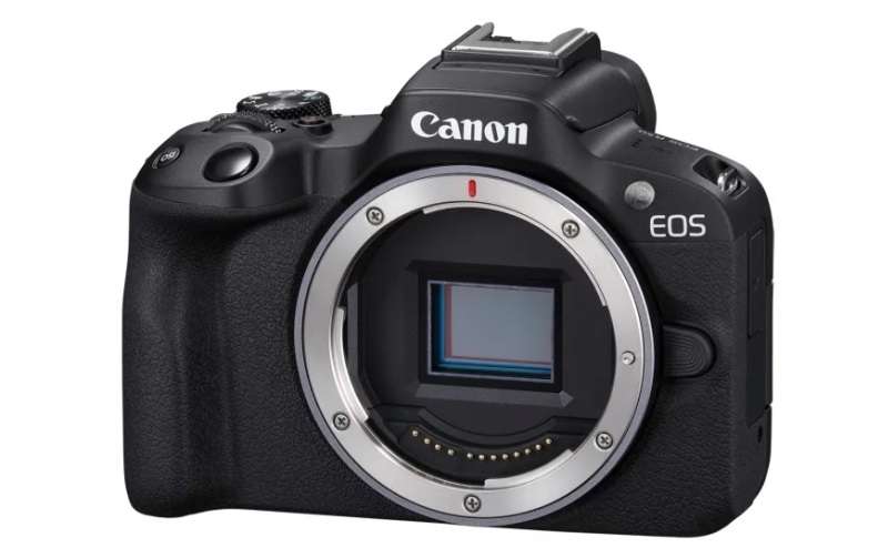 Canon представила EOS R50 — самую дешёвую камеру с байонетом RF за $680