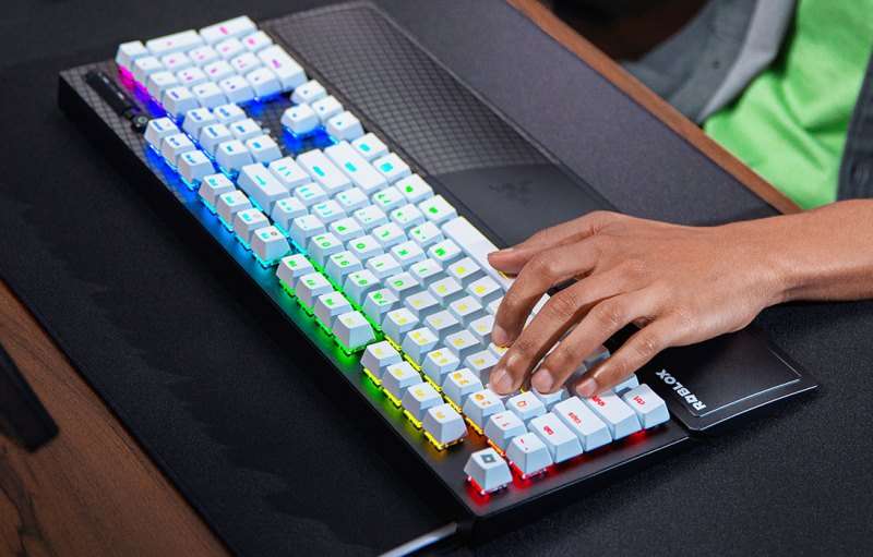 Razer анонсировала клавиатуру, мыши и гарнитуру в стиле Roblox