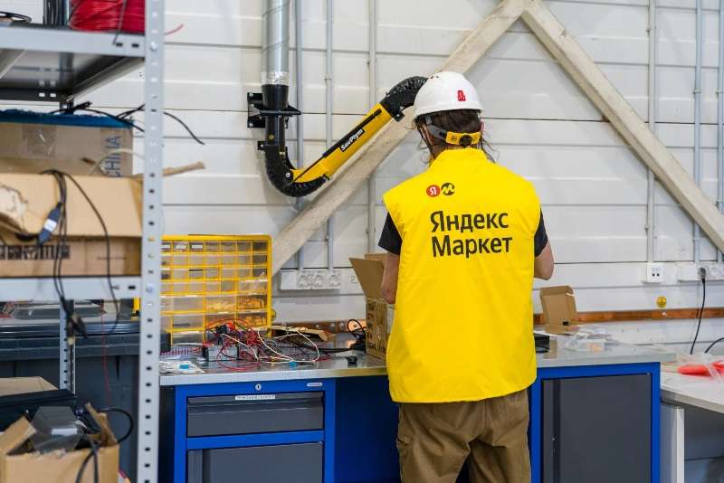 «Яндекс» открыл в Москве центр разработки складских роботов