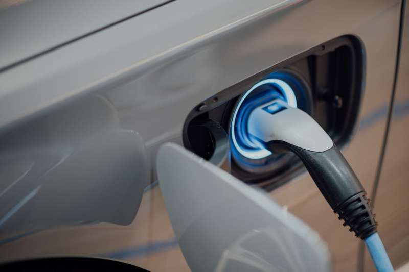 Российские производители электромобилей намерены наладить выпуск зарядных станций