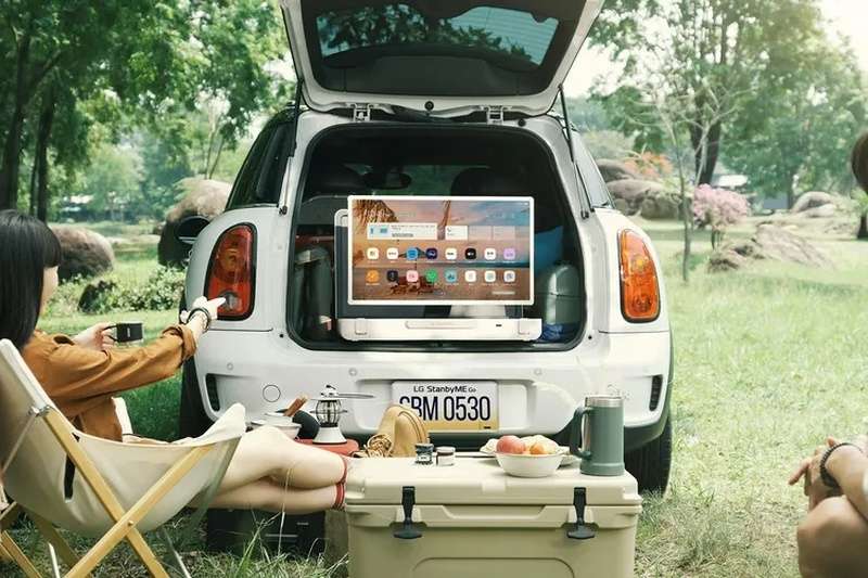 LG представила 27-дюймовый «телевизор-в-чемодане» StanbyME Go с автономностью до 3 часов