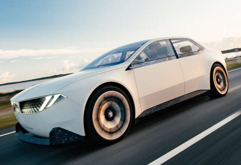 Mercedes-Benz и BMW показали, как будут догонять Tesla на рынке электромобилей