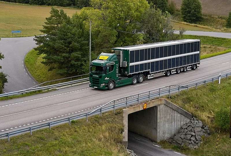 Scania протестировала электротягач с питанием от солнечной фуры