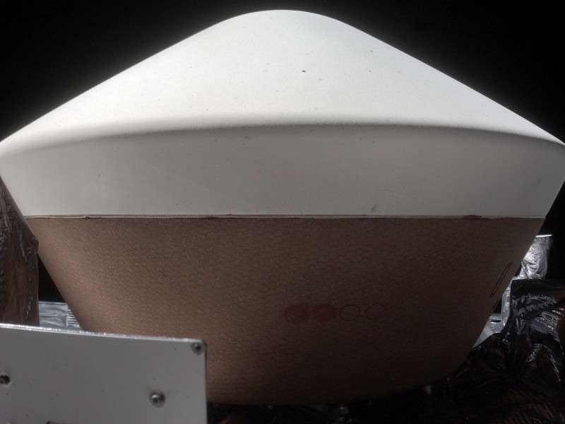 NASA столкнулось с проблемой, откупорив капсулу с образцами с астероида Бенну — собранного материала оказалось слишком много