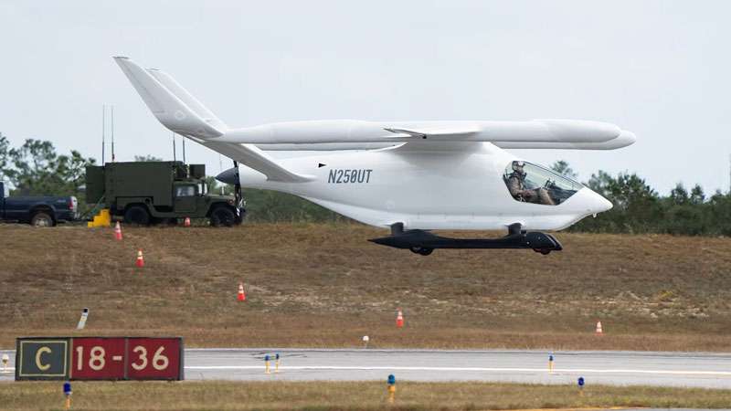 Электросамолёт сам пролетел 3200 км, чтобы попасть на базу ВВС США для испытаний
