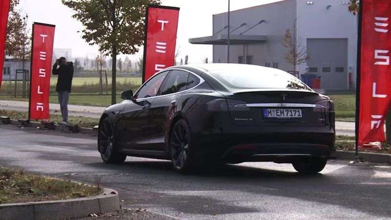 Tesla будет выпускать доступные электромобили за €25 000 в Германии