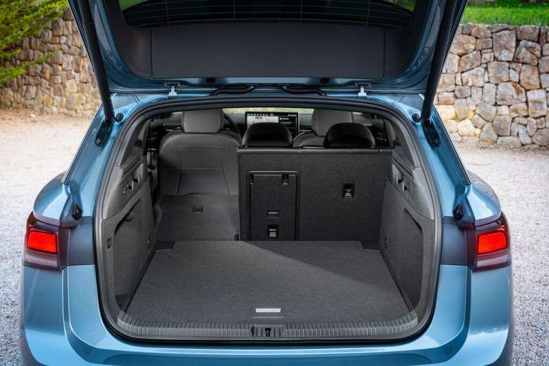 Volkswagen представила электрический универсал ID.7 Tourer с запасом хода до 685 км и ChatGPT
