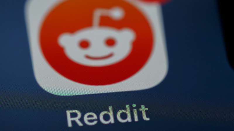 Reddit намерена привлечь до $748 млн в крупнейшем IPO года
